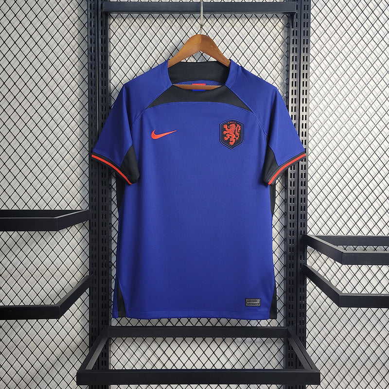 Holanda 22-23 away